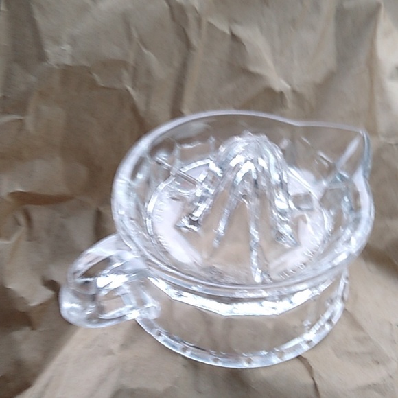 Vintage clear glass juicer with handle PATENTED JAN 6TH 1909 #912443 - Picture 7 of 7